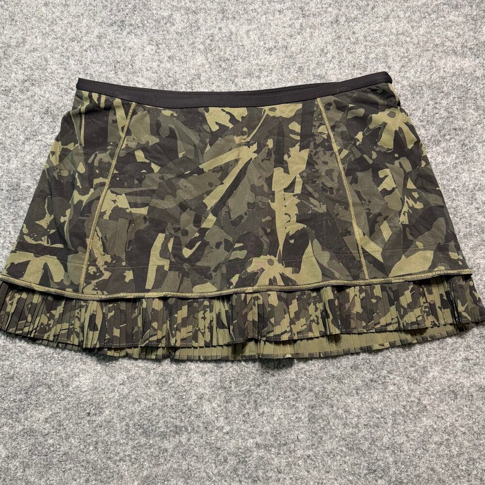 Lululemon Camo Pleated Skort Size 6 Athletic Tennis Golf Skort Athleisure